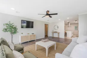 Updated & centrally located 3 Bed - Image 4