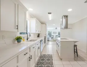 Updated & centrally located 3 Bed - Image 5