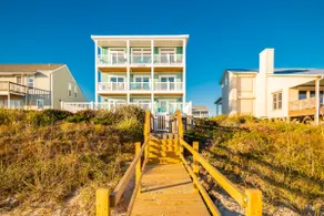 The Sandcastle by Oak Island Accommodations - Image 4