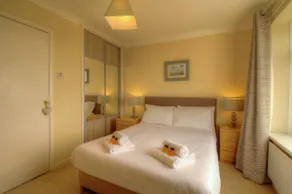 Stylish Southsea House w/great transport links - Image 2