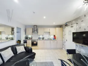 Luxury 1 Bedroom Apartment with Private Balcony - Image 4