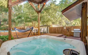 Stunning Modern Dream Home w Pool, Grill, Foosball - Image 2