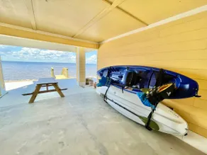 Key to Paradise: Waterfront Home & 2 Kayaks! - Image 3