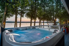 Stunning Waterfront Cottage | Private Dock + Hot T - Image 5