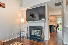 Chic Charlotte Townhome w/ Community Pool - Image 5