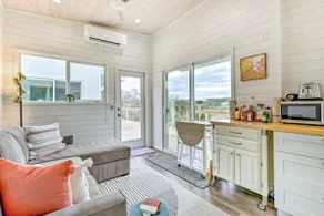 Updated Texas Tiny Home Rental on Lake Travis - Image 5