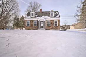 Rural Oswego Cottage on 50-Acre Orchard & Farm! - Image 3
