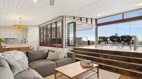 Luxury absolute beachfront home - Image 3