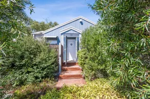 Idyllic Beach & Bush Retreat I Pet Friendly - Image 2