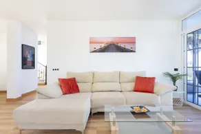 Fantastic home with amazing sea views - Image 4