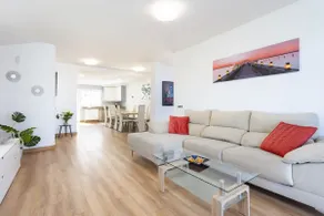 Fantastic home with amazing sea views - Image 3