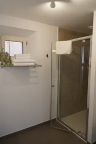 Studio 201-Studio-Private Bathroom - Image 4