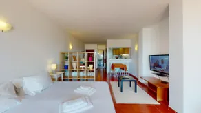 Apartamento en Albufeira Portugal con piscinas y jardines - Image 5