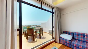 Apartamento en Albufeira Portugal con piscinas y jardines - Image 2