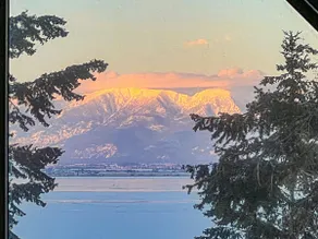 WOW Lake Retreat - Spa, Fire Pit, Sauna, Views! - Image 2