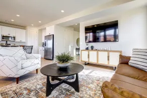 Washington Home w/ Mtn Views, Near Hiking! - Image 5
