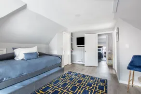 Luxury 3Bed Private Apartment with parking - Image 5