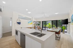 Beach Access 2 Bedroom Apartment - Image 3