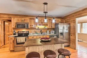 Stunning Ellijay Cabin w/ Community Amenities - Image 2