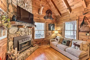 Stunning Ellijay Cabin w/ Community Amenities - Image 5