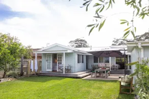Miramar Coastal Cottage - Image 2