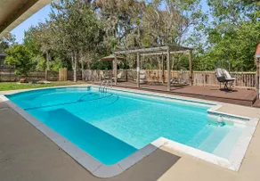 Spacious & Amazing Home w/ Big Pool and Patio - Image 2