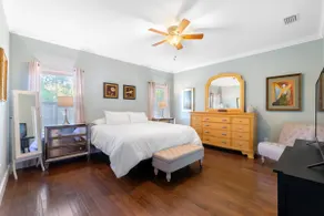 Fullerwood Delight- Mins to Beach and Downtown - Image 4