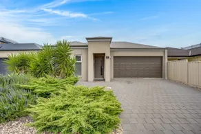 Beautiful Island Blanche Pde Hindmarsh Island - BYO Linen - WiFi - Image 3