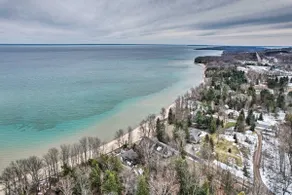 Spacious, Peaceful Lake House w/ Sandy Beach - Image 3