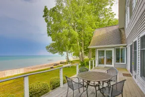 Spacious, Peaceful Lake House w/ Sandy Beach - Image 2