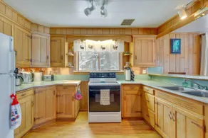 Private Dock + Screened Porch: Echo Lake Cabin - Image 2