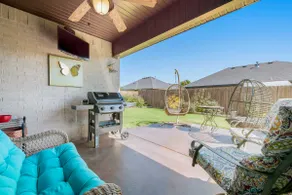 Near Hiking & Biking: Convenient Home in Rogers! - Image 2