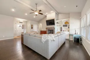 Near Hiking & Biking: Convenient Home in Rogers! - Image 5