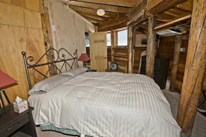 Comfortably Rustic Hogan|Circular Navajo Structure - Image 4