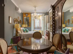 Beautiful apartment with views of the historic street and the church of San Juan - Image 3