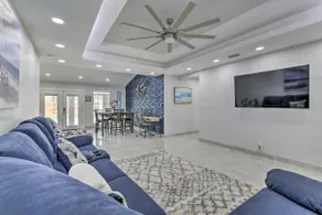 Patio & Grill: Spacious Gem Near Gulf Coast! - Image 5