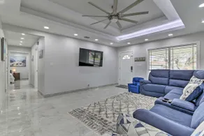 Patio & Grill: Spacious Gem Near Gulf Coast! - Image 4