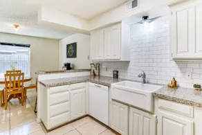 4 Mi to AT&T Stadium: Fort Worth Townhome! - Image 4
