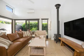 Rest Pet Friendly with Outdoor Bath 3 Mins Walk to Beach - Image 3