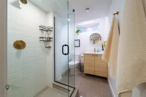 Sleeps 6 | 3 min from DT/Whyte Ave - Image 4