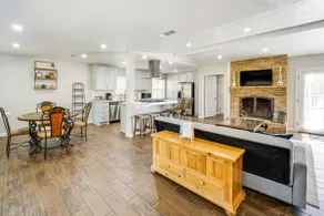 Yard + Patio: Dallas Area Home By Parks & Dining - Image 5