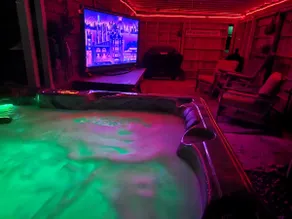 SEMO Redhawks Campus Home with Hot Tub - Image 5