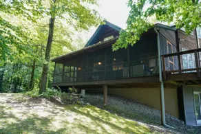 Top of the Hill Retreat w/ Lake Access - Image 3