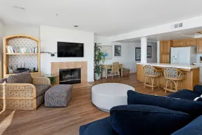 Beachfront Condo on 3rd Floor - Image 4