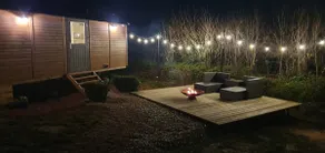 Bay Tree Shepherd's Hut with hot tub - Image 2