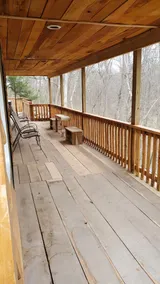 Bluebird Hollow is a cozy little home in the woods - Image 4