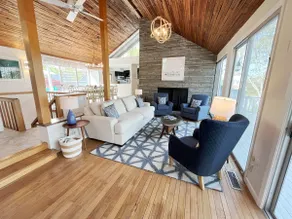 Waterfront home with private boat dock, heated pool, kayaks, A/C, and more - Image 4