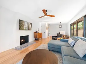 La Jolla Coastal Haven: Charming Home by Windansea - Image 3
