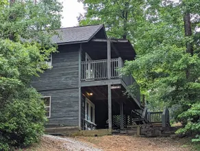 Treestand Cabin at Gap Creek Cabins - Image 2