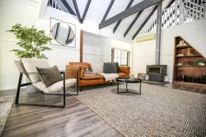 Lumley Abode : Family retreat a hop from the river - Image 3